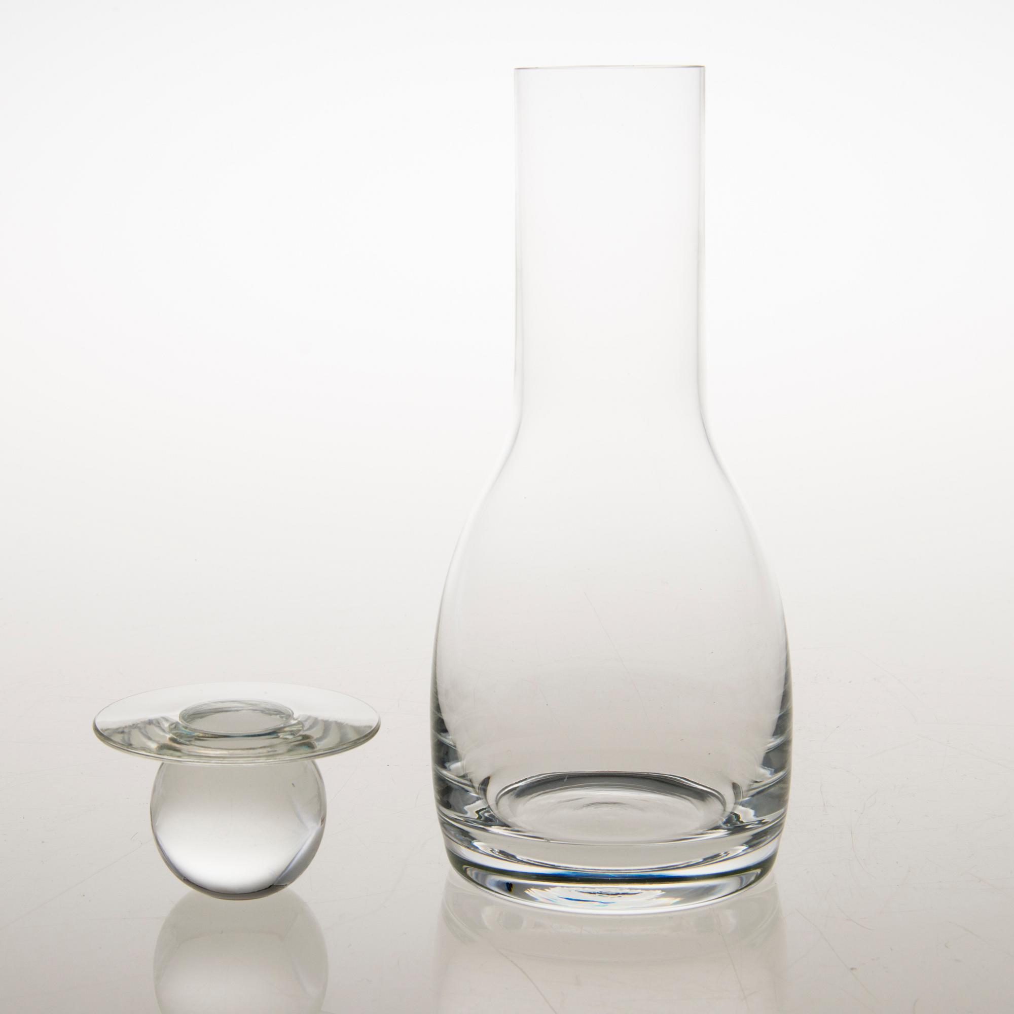 OIVA TOIKKA, Glass carafe model 1563, Nuutajärvi. Design year 1966.