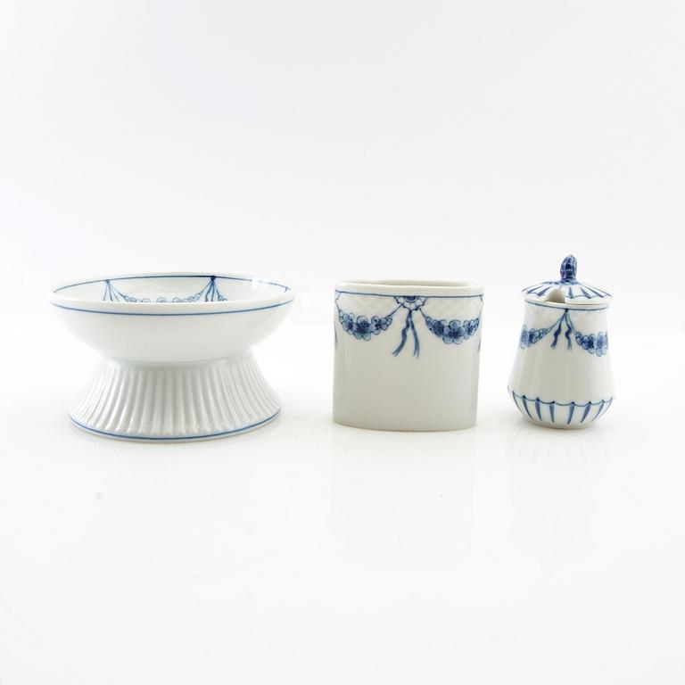 Harriet Bing, Service 138 pcs "Empire" porcelain, Bing & Grøndahl Denmark.