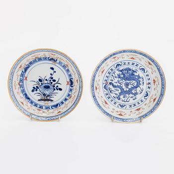 A set of six porcelain bowls and twelve plates, China, early 20th century.