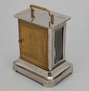 VÄCKARKLOCKA/SPELDOSA, metall, jugend.