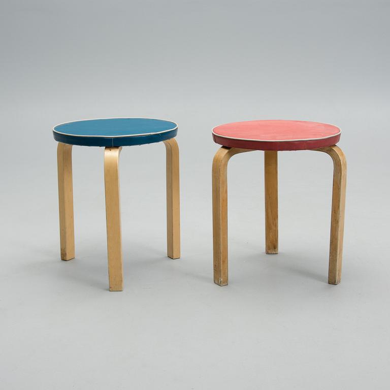 ALVAR AALTO, A PAIR OF STOOLS. Artek. 1950´s.