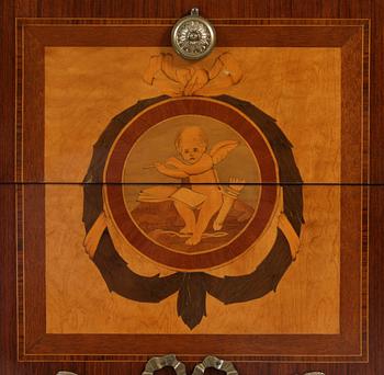 BYRÅ, gustaviansk stil, 1900-tal.