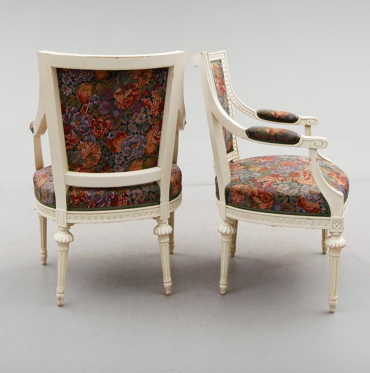KARMSTOLAR, 1 par, gustaviansk stil, 1900-talets första hälft.