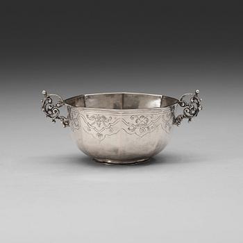 984. A Swedish 18th century silver bowl, marks of Lars Castman, Vimmerby (1739-1784).