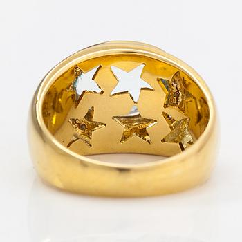 A 14K gold ring with an aquamarine and diamonds ca. 0.06 ct in total.