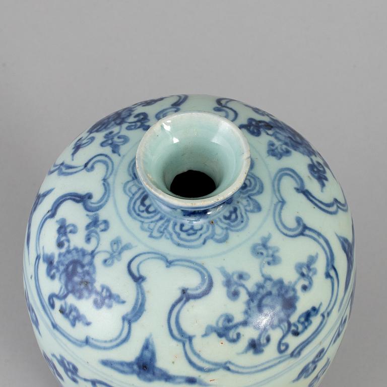 A blue and white Meiping vase, Ming dynasty (1368-1644).