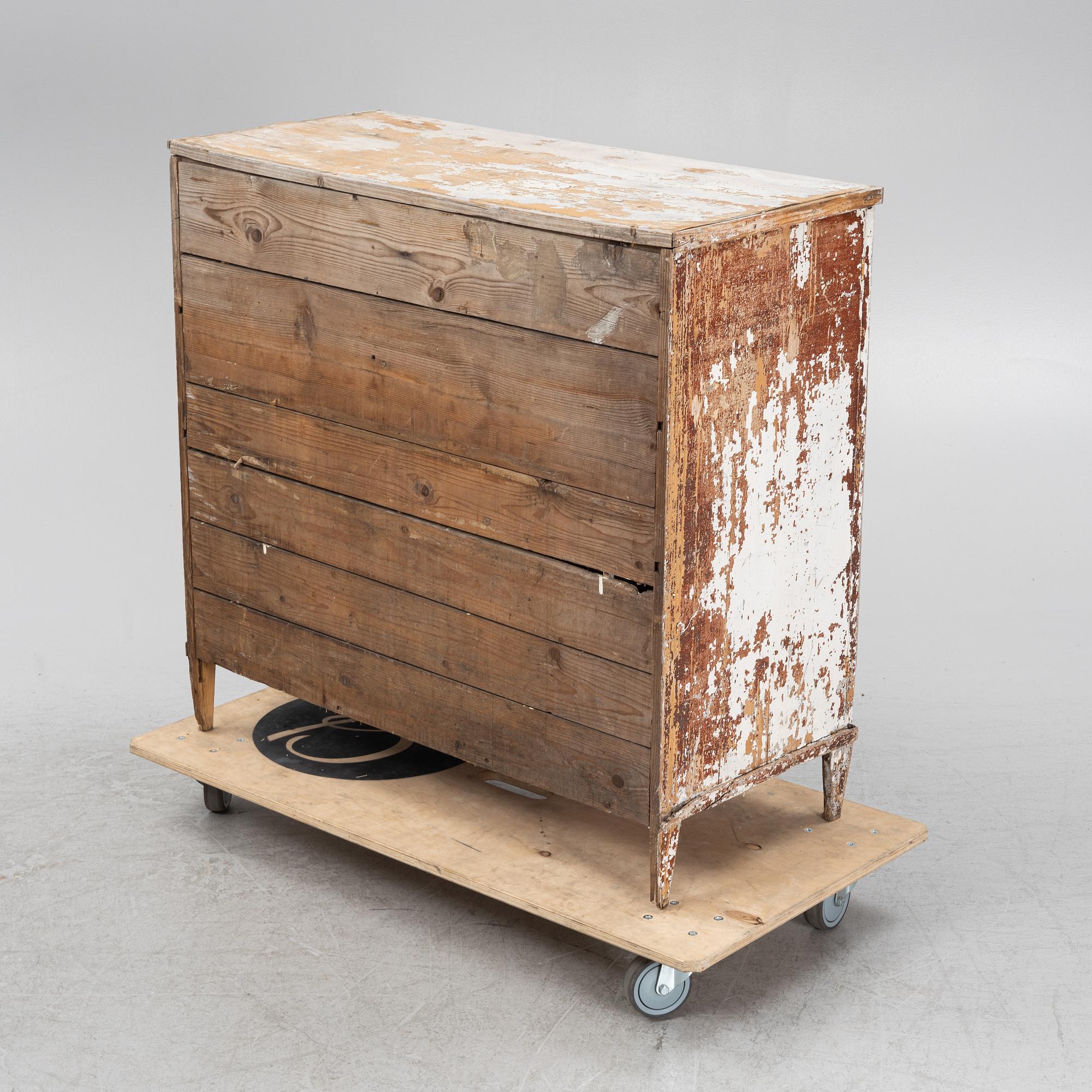 A painted cabinet from arond the year 1900.