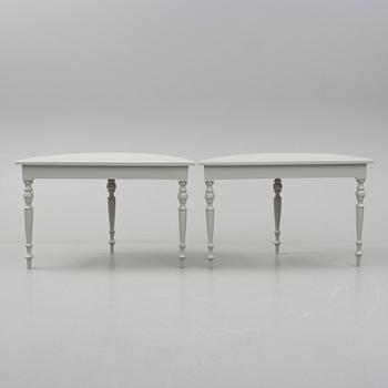 MÅNBORD, tudelat, nyrenässans, 1800-talets andra hälft.