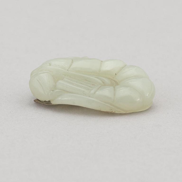 A Chinese nephrite figure in the shape of a shrimp, presumably around the year 1900.