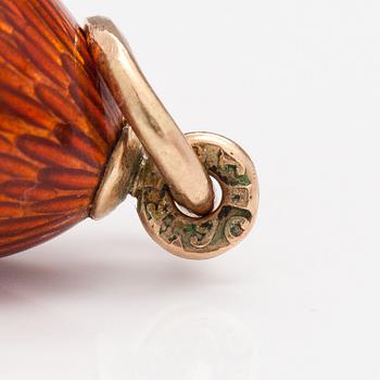 A 14K gold pendant with enamel. St. Petersburg, early 20th century.