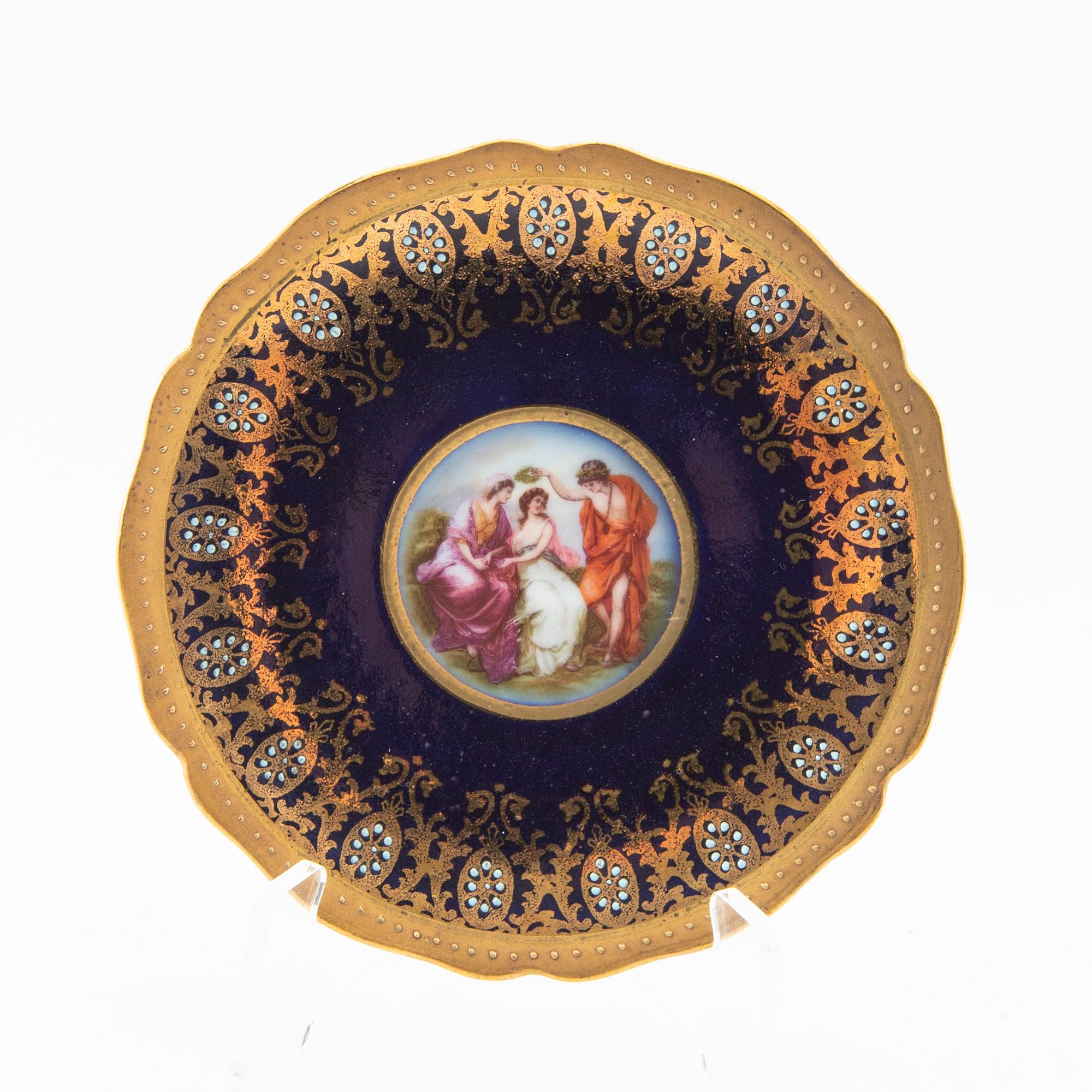Koppar med fat 6 st porslin Royal Vienna Porcelain Manufactory  1900-talets första hälft.