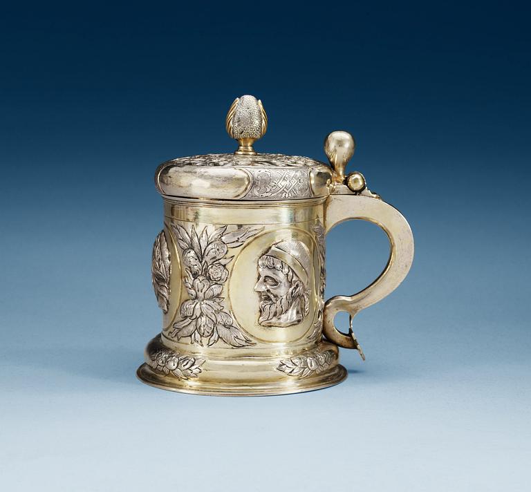 A Baltic 17th century parcel-gilt tankard, makers mark of Daniel Otto, Reval (1659-1689).