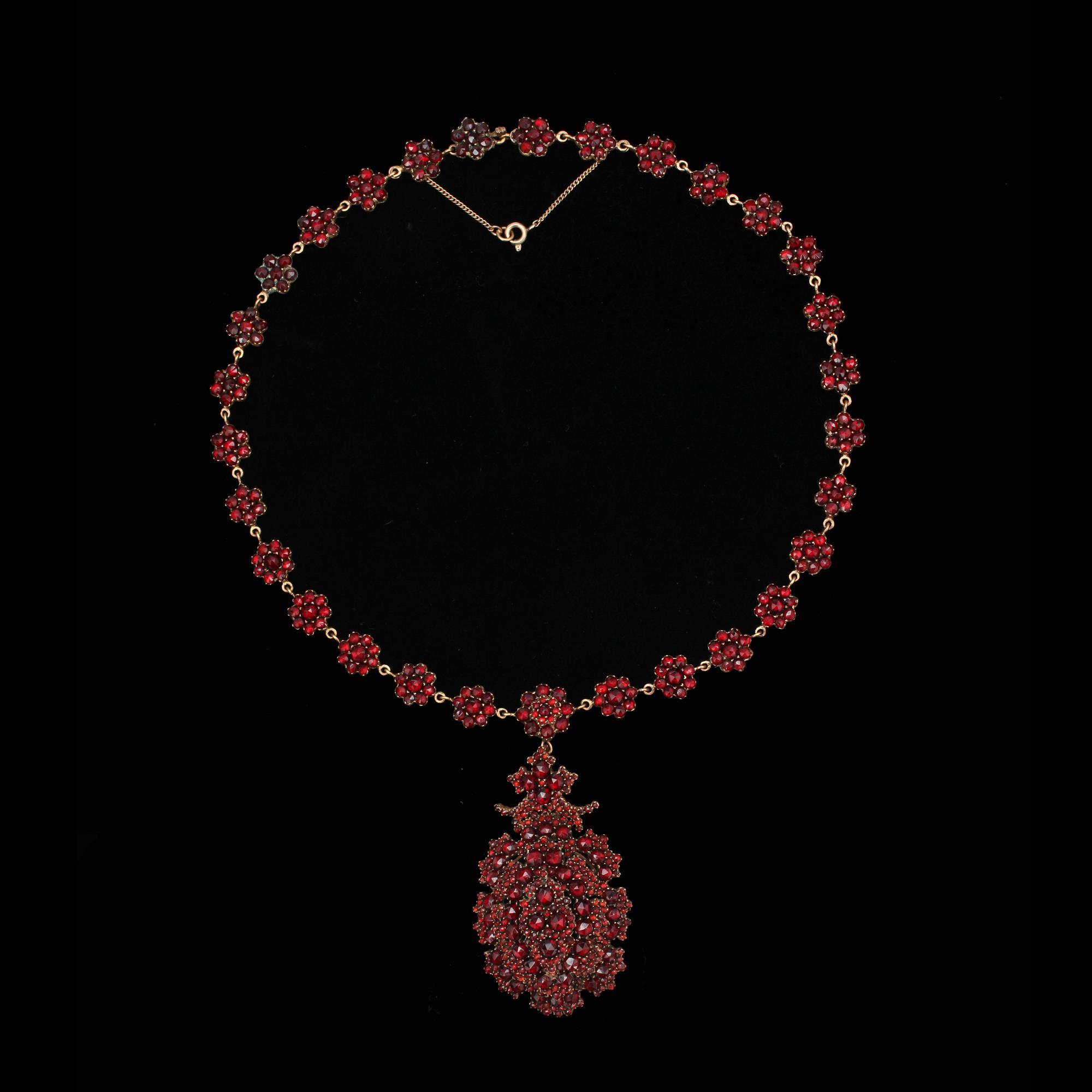 A garnet necklace from the turn of the 19th century.