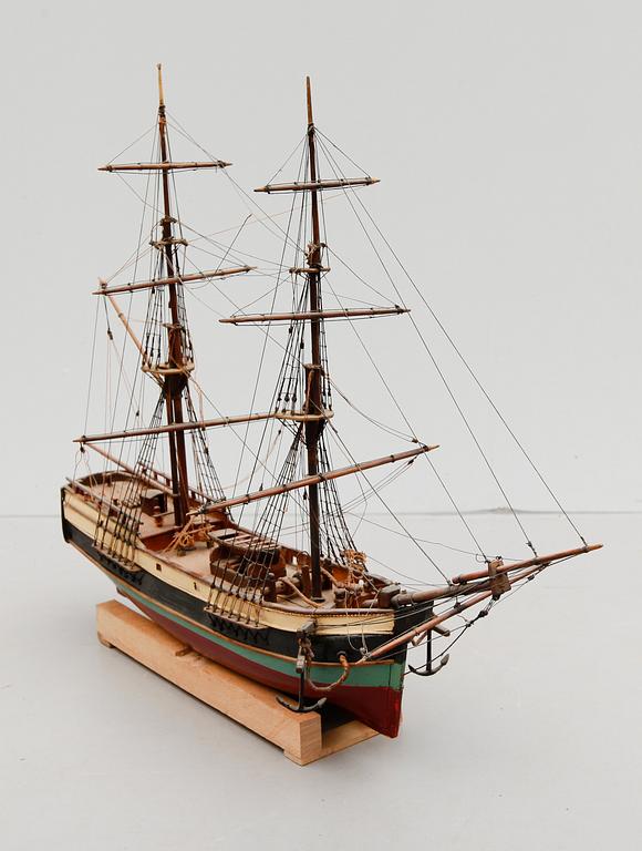 MODELLBÅT, trä, 1900-talets första hälft.