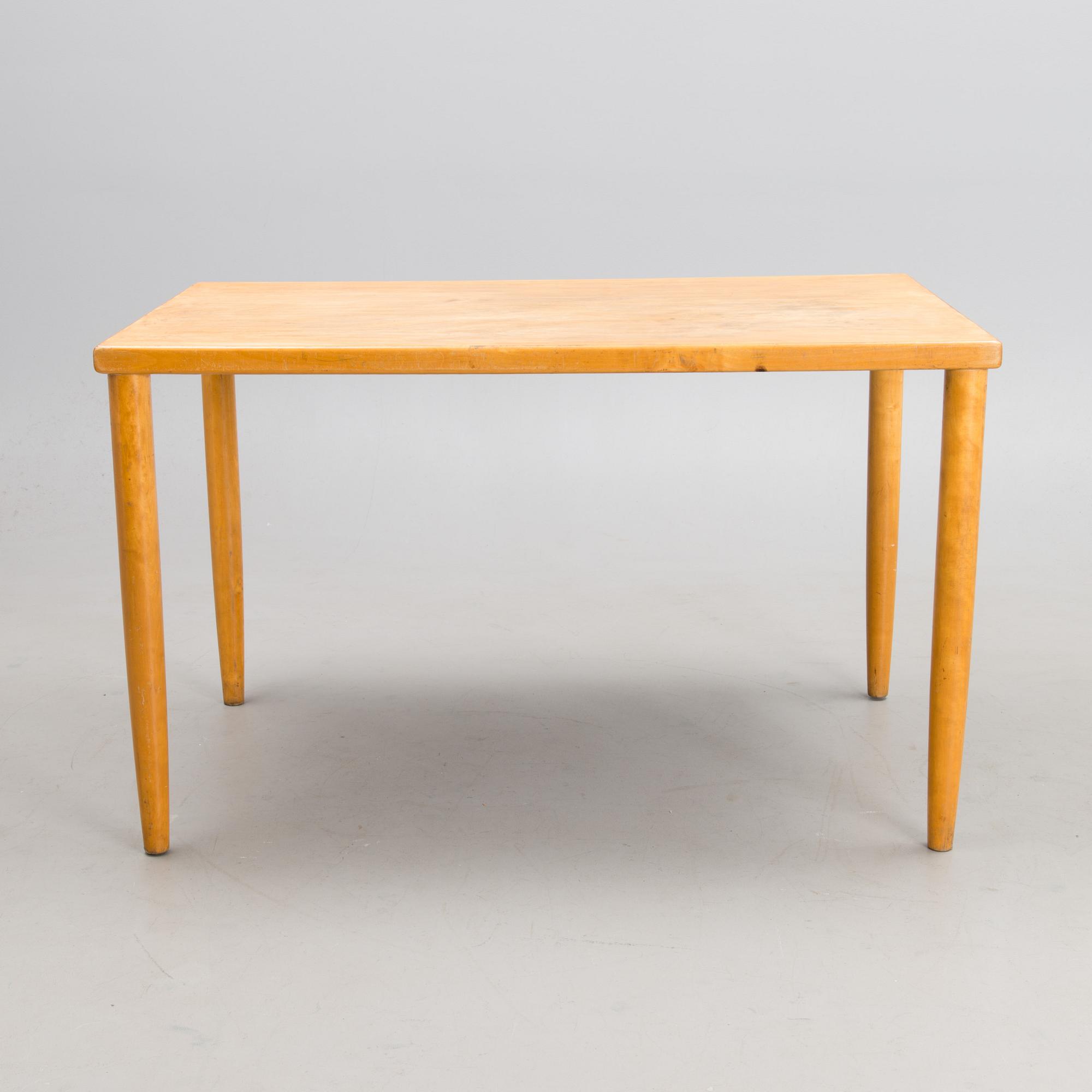 ILMARI TAPIOVAARA, PÖYTÄ, Domus. Keravan Puuteollisuus 1940-luvun loppu.