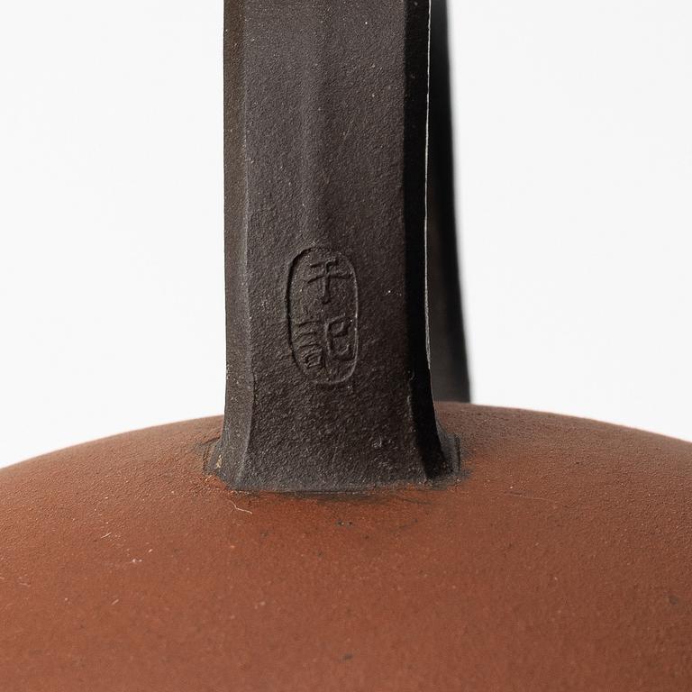 A group of four Chinese yixing teapots, 1970/80s.