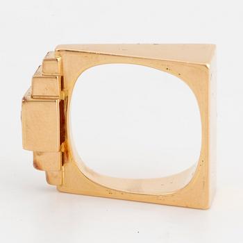 RING, 18K guld och rubin och gula baguetteslipade diamanter, Lindahl & Färnert Uppsala.