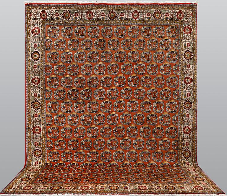 A semi-antique Bidjar carpet, c. 337 x 251 cm.