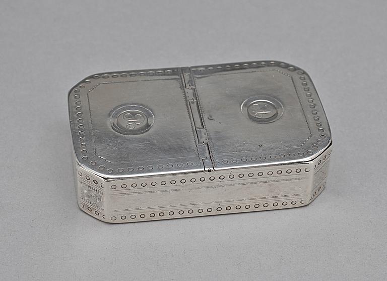 DOSA, silver, London, England, 1796. Vikt ca 87 gram.