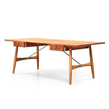 175. Hans J. Wegner, skrivbord, teak och ek med stålstag, "JH 571", Johannes Hansen, Danmark 1950-60-tal.