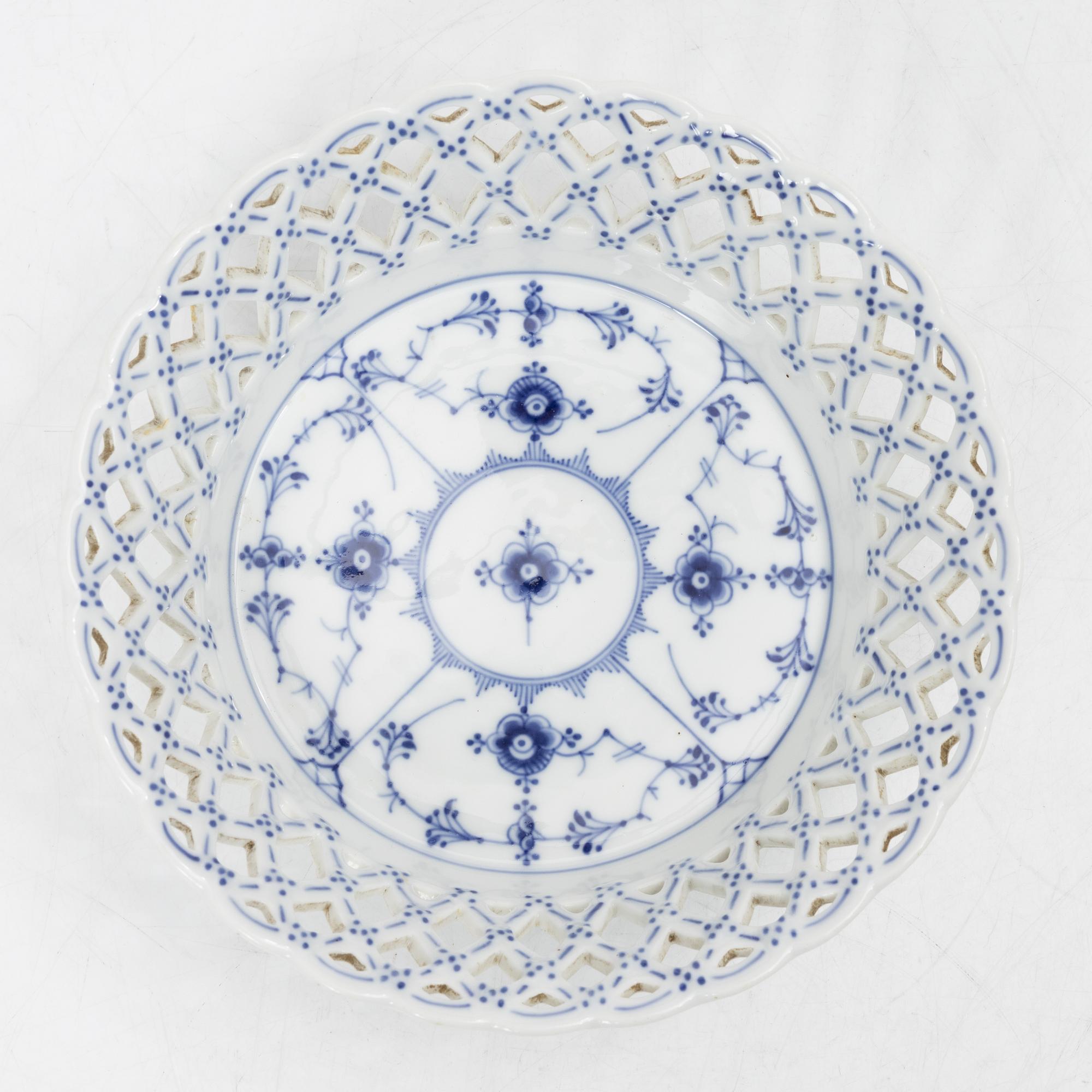 Royal Copenhagen, A 'Blue Fluted Half Lace" 30 pieces breakfast service, 'Musselmalet', partly 1889-1922 but also post 1923.