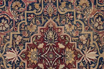 Matta, antik Kirman Laver,  Södra Persien, ca 330 x 278 cm.