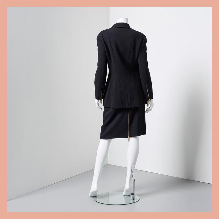 DRÄKT, Chanel, storlek 44.