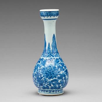 731. VAS, porslin. Qingdynastin, Kangxi (1662-1722).