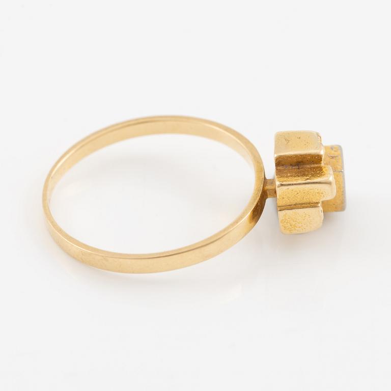 Lapponia, design Björn Weckström, ring 18K gold with brilliant-cut diamond.