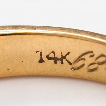 A 14K gold ring with diamonds ca. 0.42 ct in total. Finland 1989.