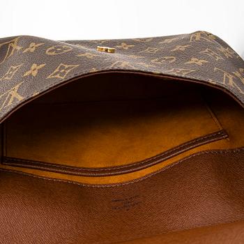 Louis Vuitton, a 'Musette Tango' bag.