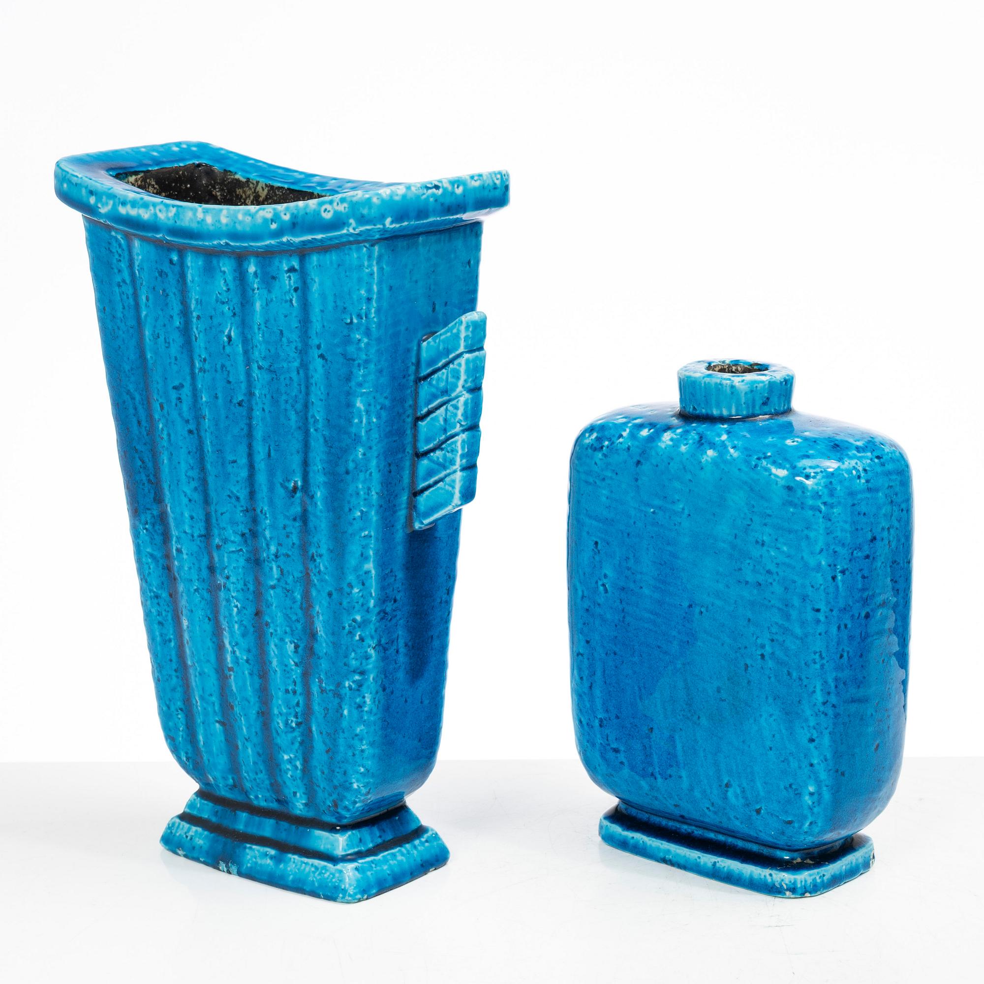 Gunnar Nylund, a set of five chamotte stoneware vases, Rörstrand 1930s-40s.