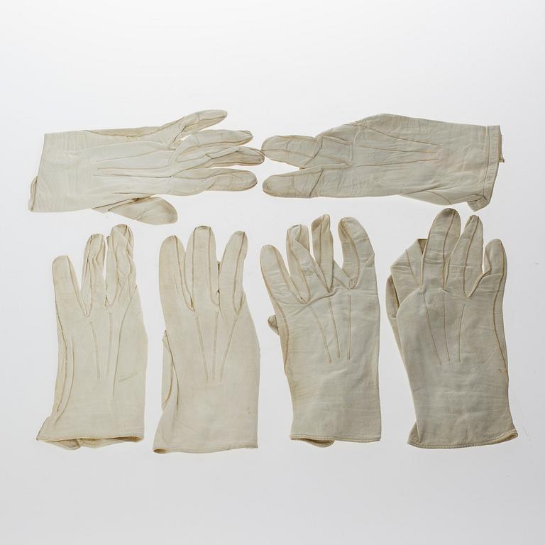 ETUI FÖR HANDSKAR, rött skinn, ca 1900.