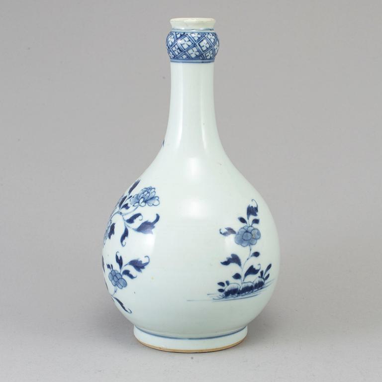 A blue and white vase, Qing dynasty, Qianlong (1736-95).