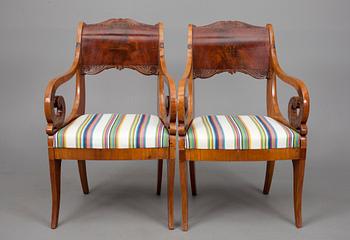 KARMSTOLAR, ett par, empire, Ryssland ca 1820-1830.