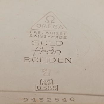 Fickur. OMEGA. Guld 14k, totalvikt 82g. 50mm. 1941. Originaletui.