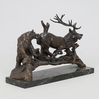 Veistos, pronssi, karhu ja kauriit.