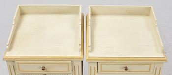 Sovrumsmöblemang, 4 delar, gustaviansk stil, sent 1900-tal.