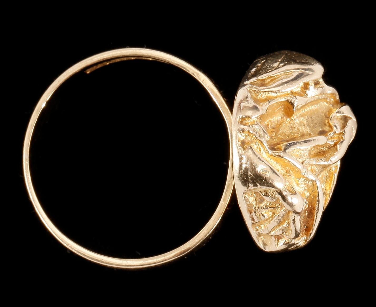 RING, 18k guld, Finland. Vikt 7,5g.
