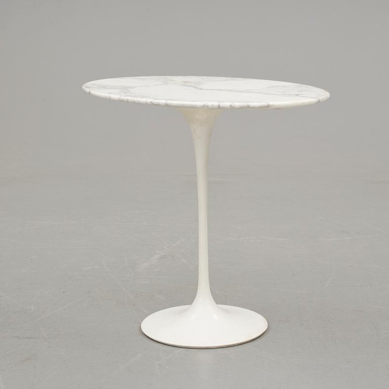 SIDOBORD, "Tulip", Eero Saarinen, Knoll International, modellen formgiven 1957.