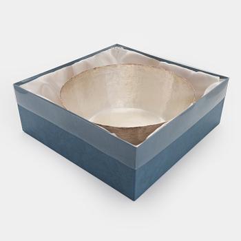 Tapio Wirkkala, malja, hopeaa, Kultakeskus, Hämeenlinna 2007.