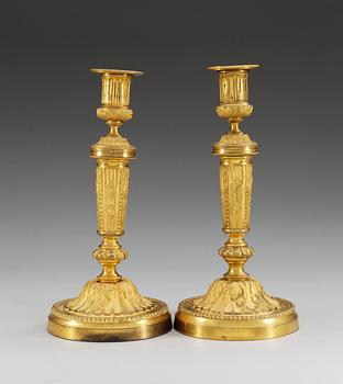 166. Ljusstakar, ett par. Louis XVI-stil, 1800-talets andra hälft.