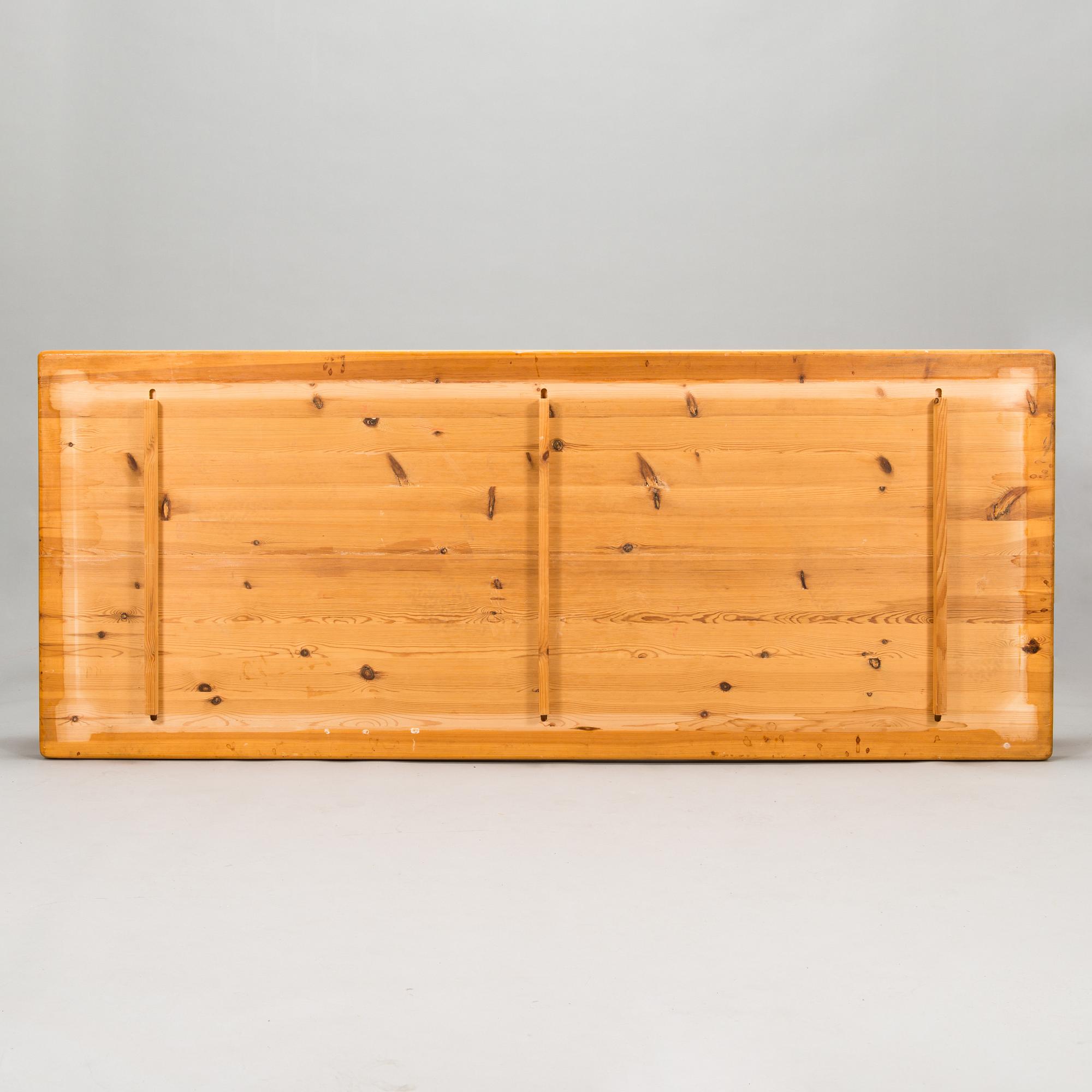 Ben af Schultén,a late 20th century '852' dining table for Artek.