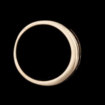 RING, 14k guld med flerfärgade safirer. 2000-tal. Vikt 3,8g.