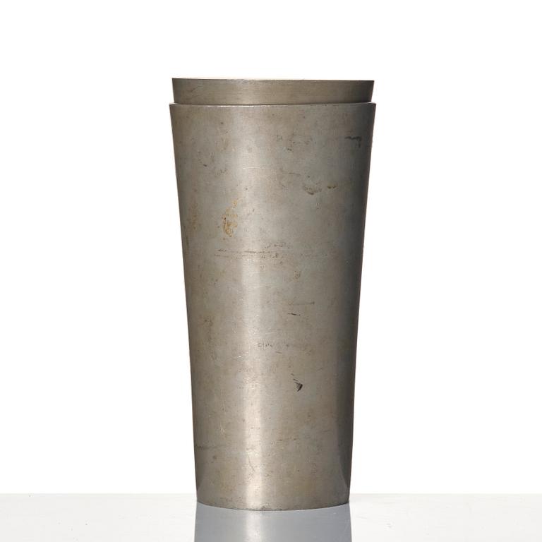 Björn Trägårdh, a pewter cocktail shaker model "A 2090", Firma Svenskt Tenn, Stockholm 1934.