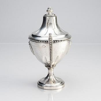 A Swedish 18th century silver sugerbowl with lid, mark of Erik Ernander, Uppsala 1791.