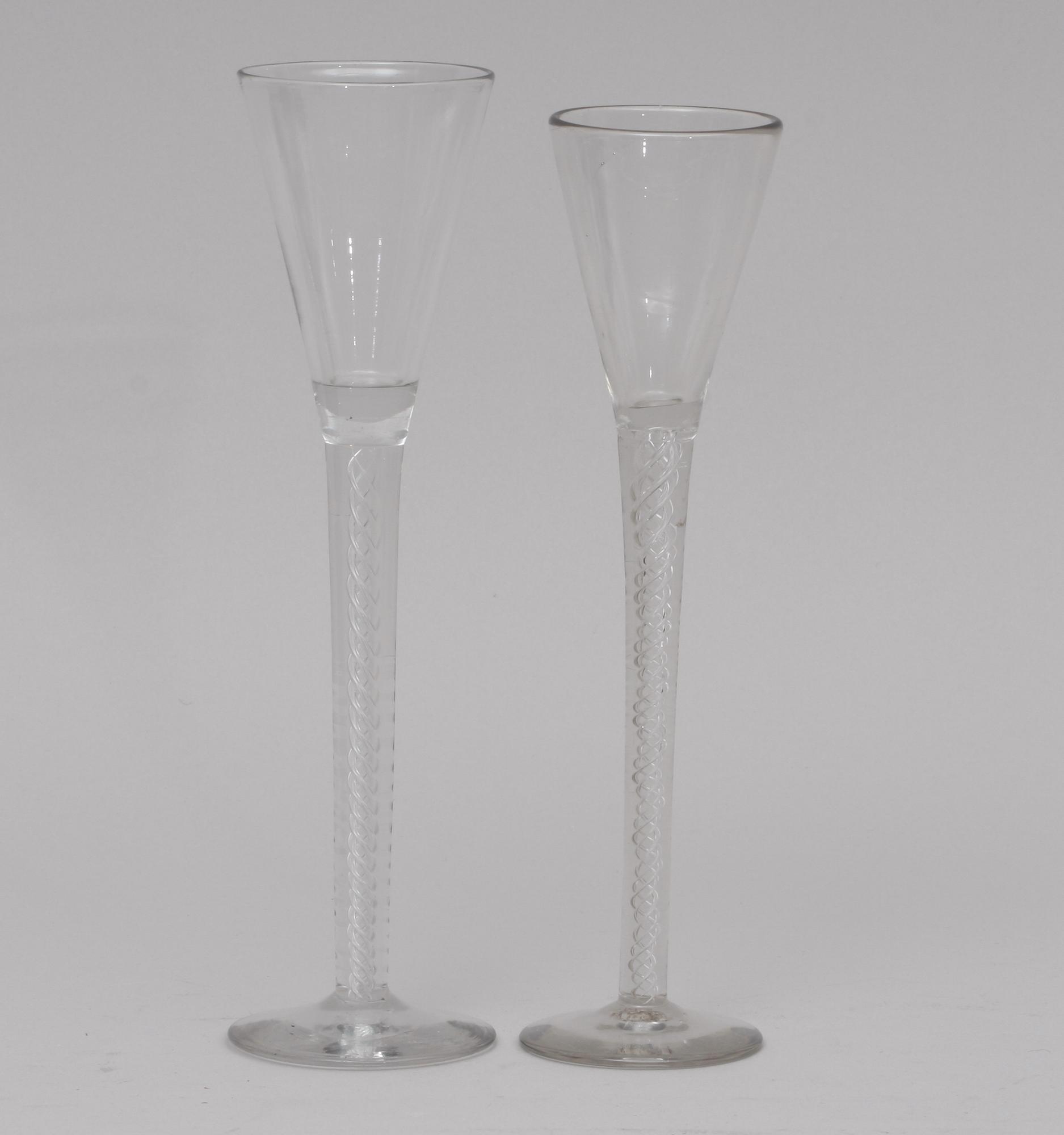 FYLLEHUND samt SNAPSGLAS, 2 st. Glas.
