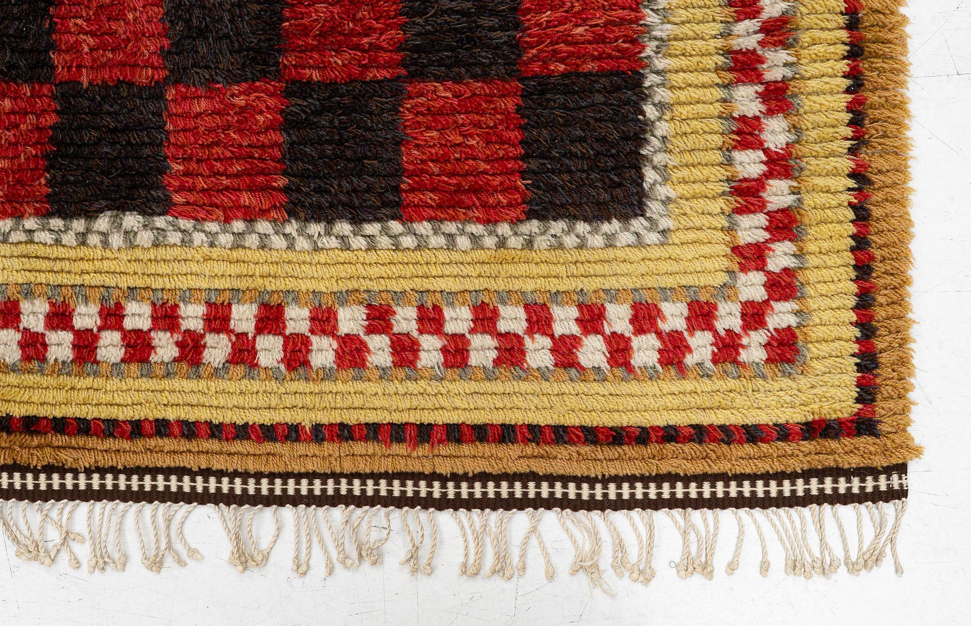 A knotted pile carpet, c. 269 x 244 cm, Norrbottens Läns Hemslöjd.