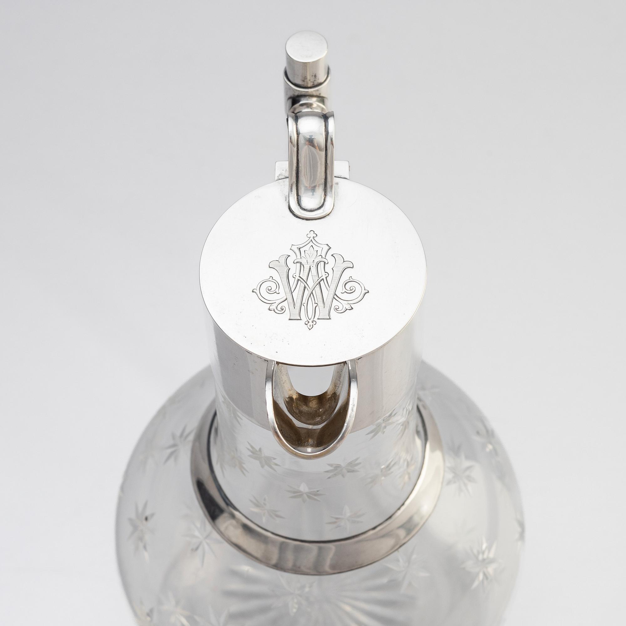 Karaff, slipat glas och silver, verkmästare Maria Linke, Shanks & Bolin, Moskva 1886.