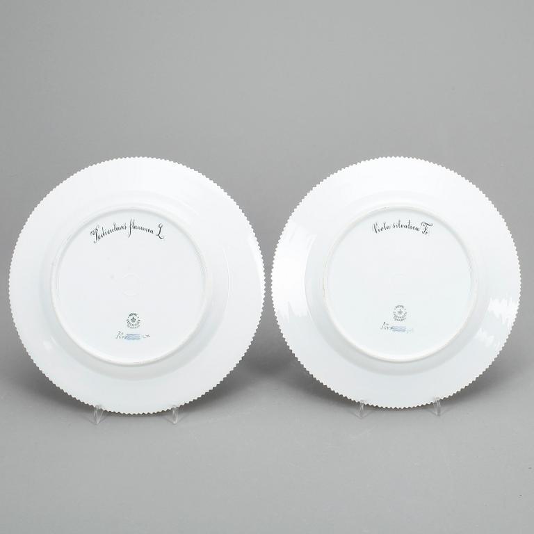 TALLRIKAR, 2 st, porslin, "3549", "Flora Danica", Royal Copenhagen.